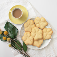 realistic paw cookies