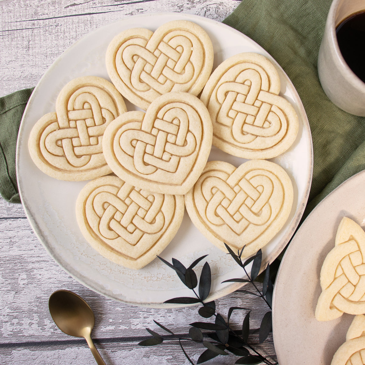 celtic heart cookies, suitable for valentine's day