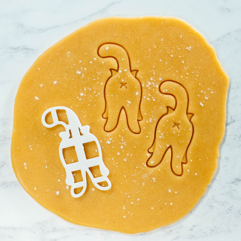 bakerlogy kitty butt cookie cutter with dough cut outs