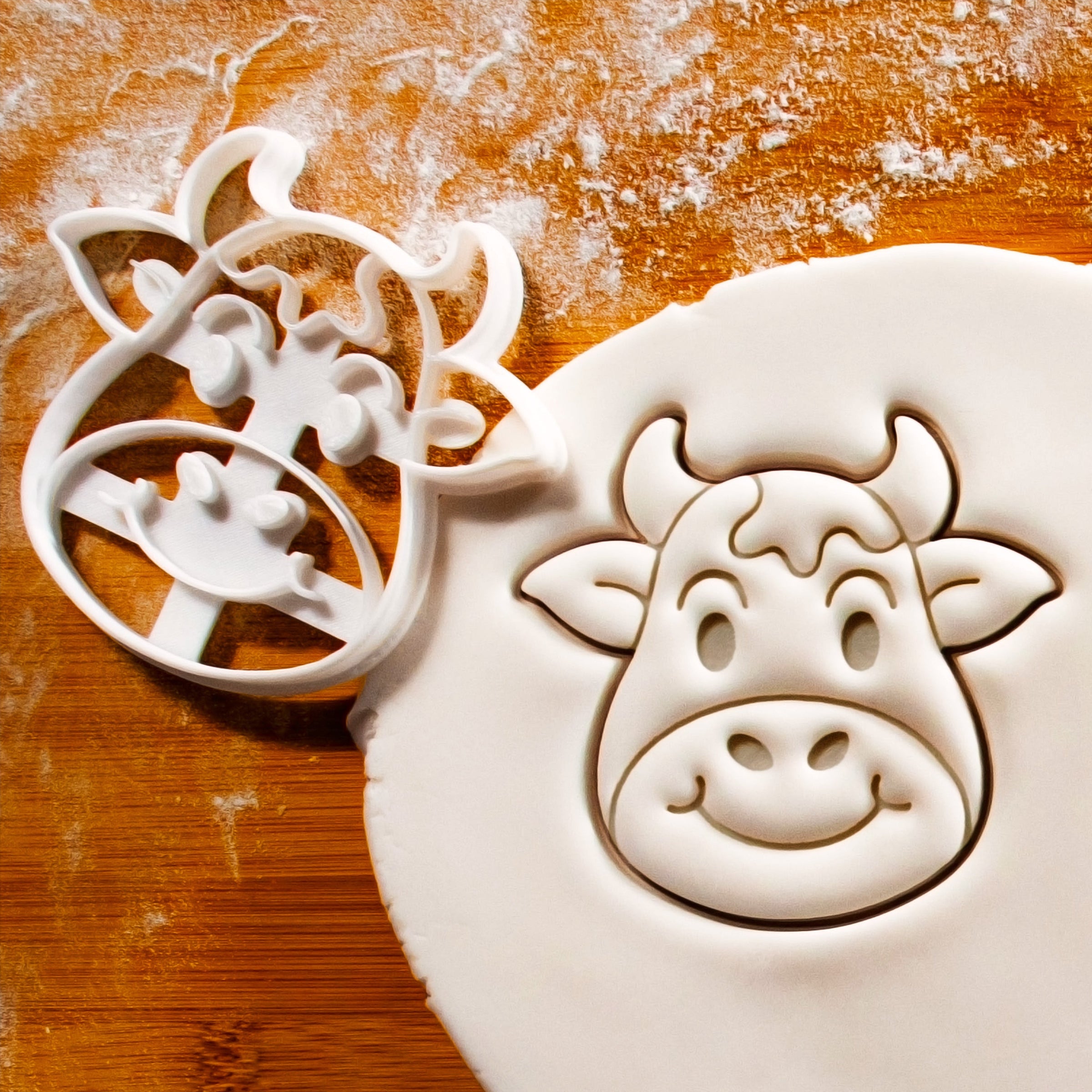 Cheerful Cow Cookie Cutter