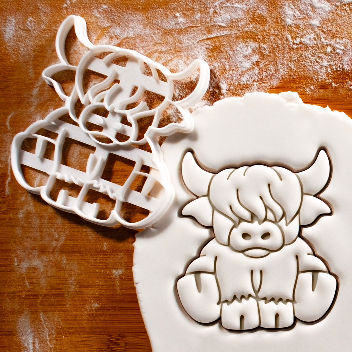 Set of 2 Cute Highland Cow Cookie Cutters