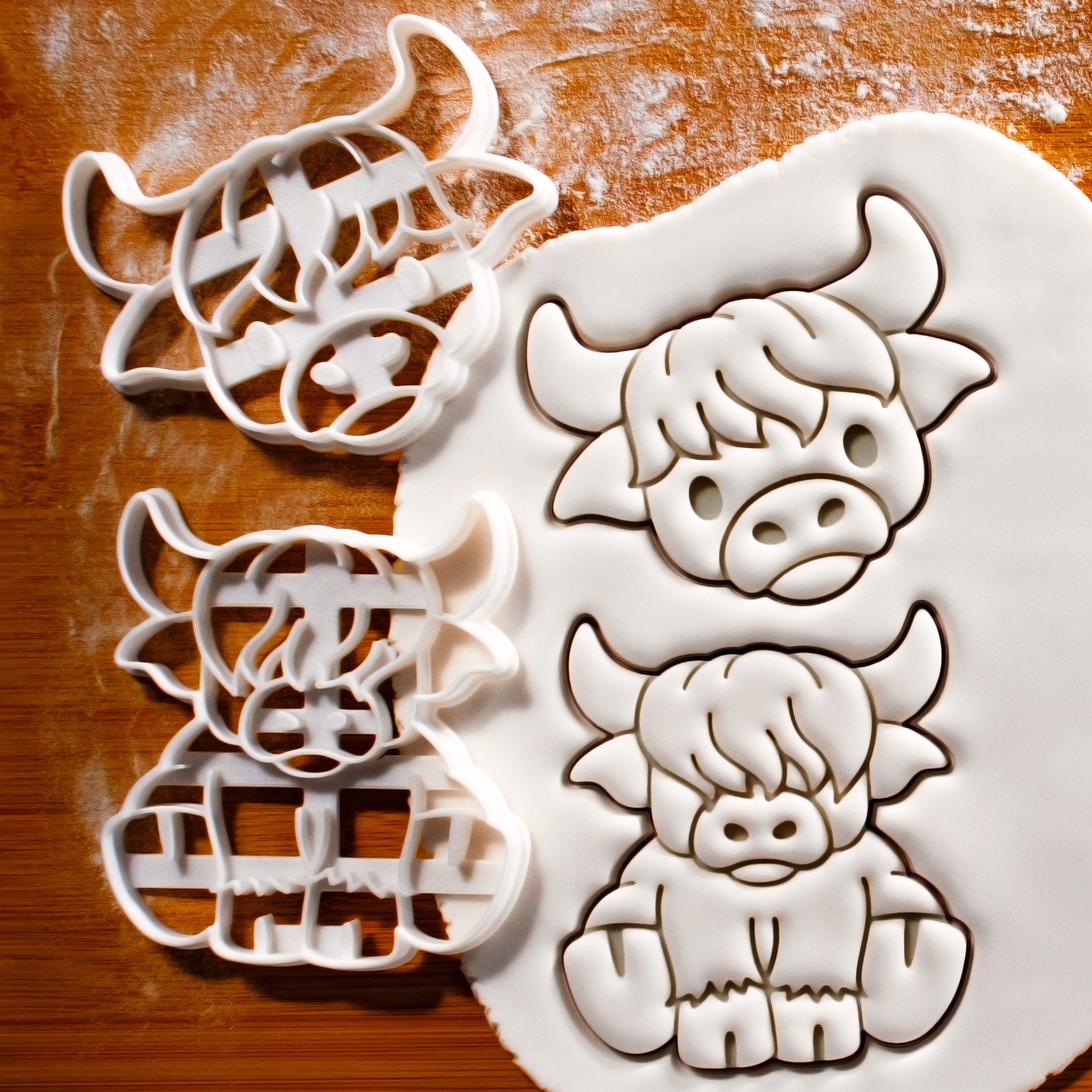 Set of 2 Cute Highland Cow Cookie Cutters