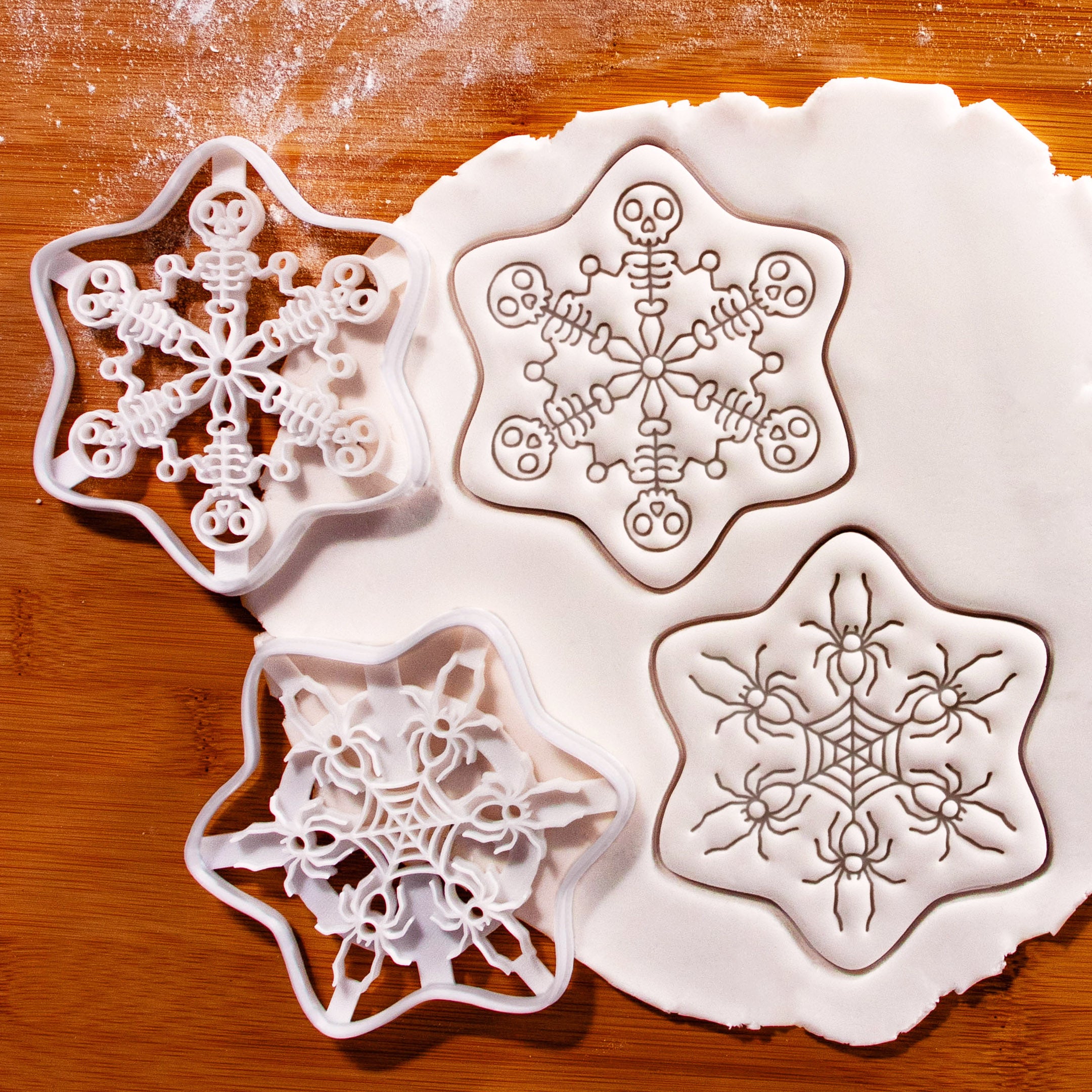 Gothic Snowflake Set (2pcs)