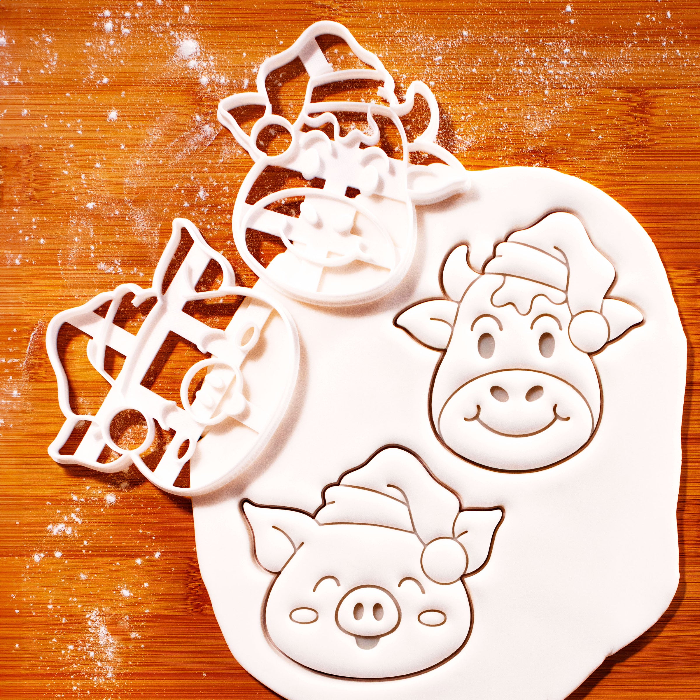 Happy Santa Cow & Pig Set