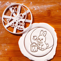 Moon Rabbit Making Mochi