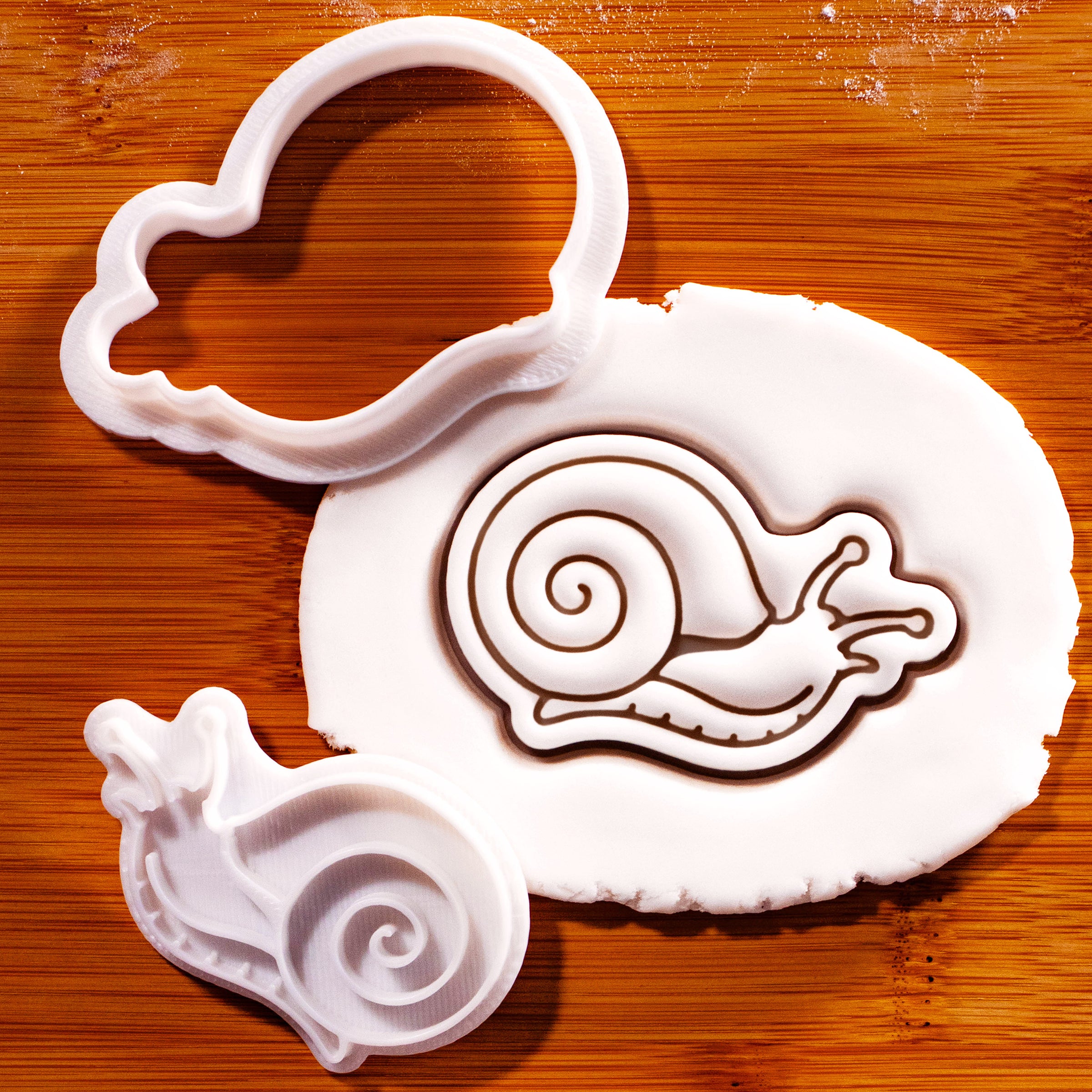 Realistic Snail Mini Cookie Cutter & Stamp Set