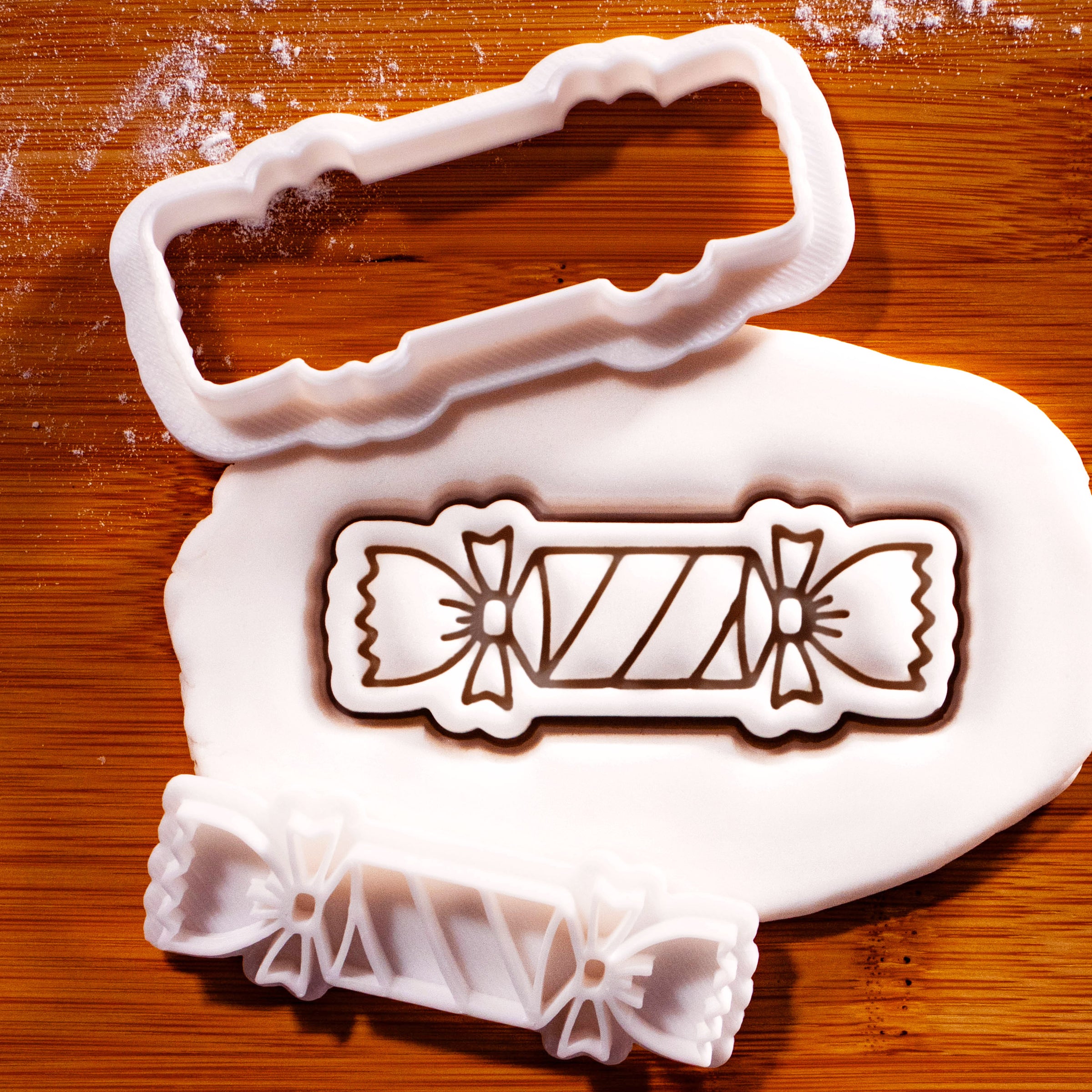 Christmas Cracker Mini Cookie Cutter & Stamp Set
