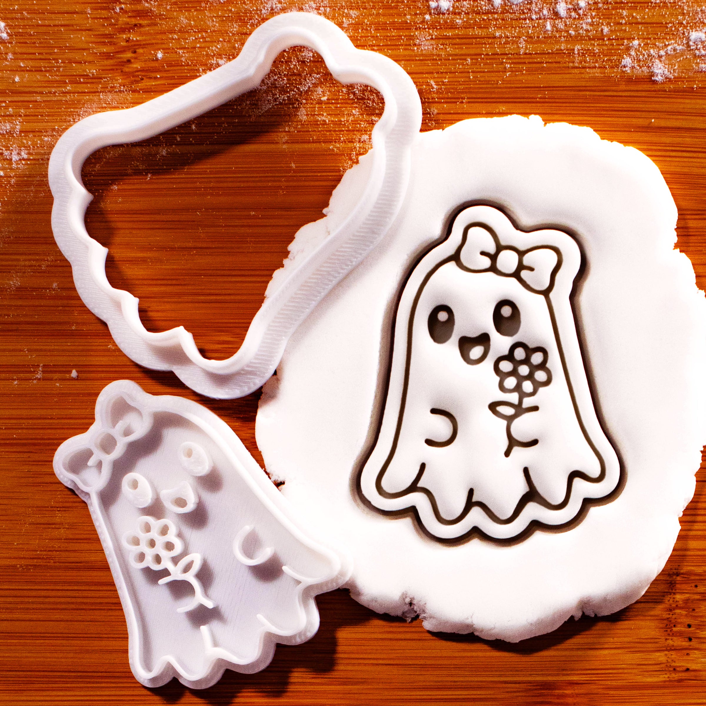 Ghost with Flower Mini Cookie Cutter & Stamp Set