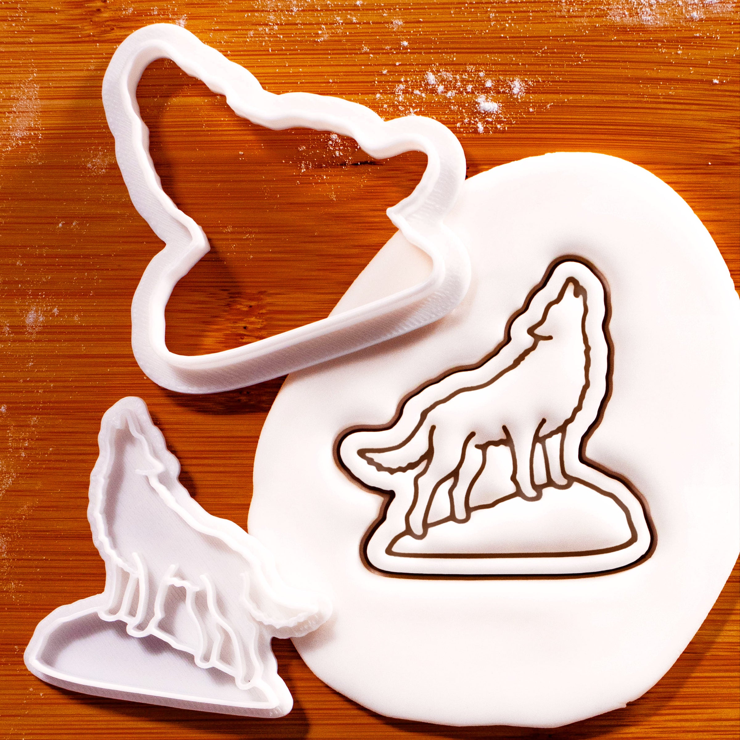 Howling Wolf mini cookie cutter and stamp with detailed fondant impression