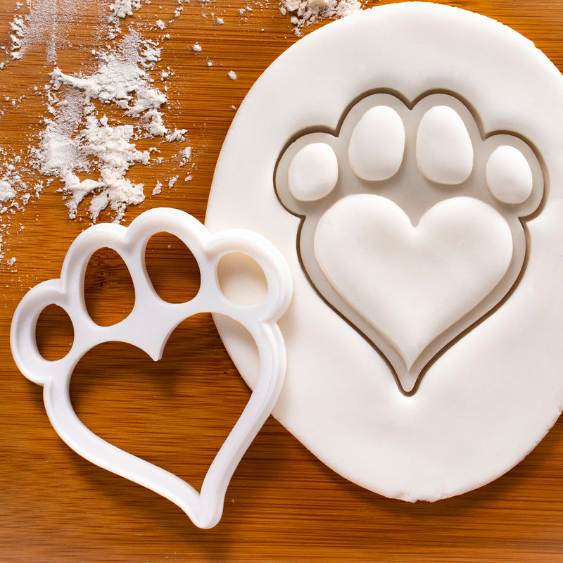 Large Dog Paw with Heart Shaped Pad Cookie Cutter