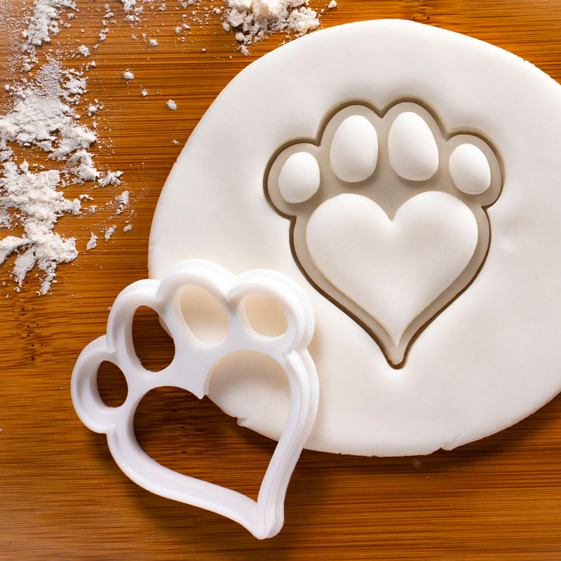 Small Dog Paw with Heart Shaped Pad Cookie Cutter
