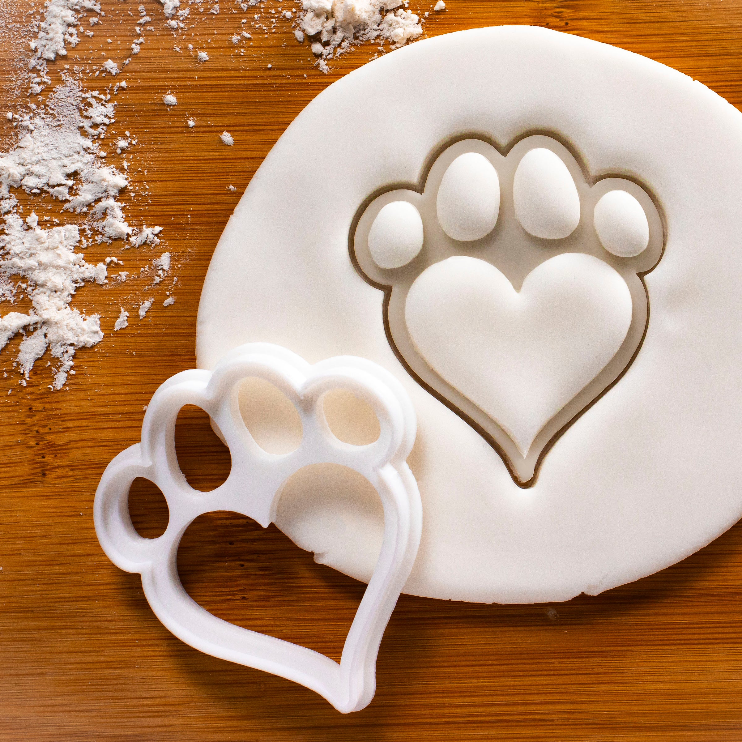 Small Dog Paw with Shaped Pad Cookie Cutter – Bakerlogy