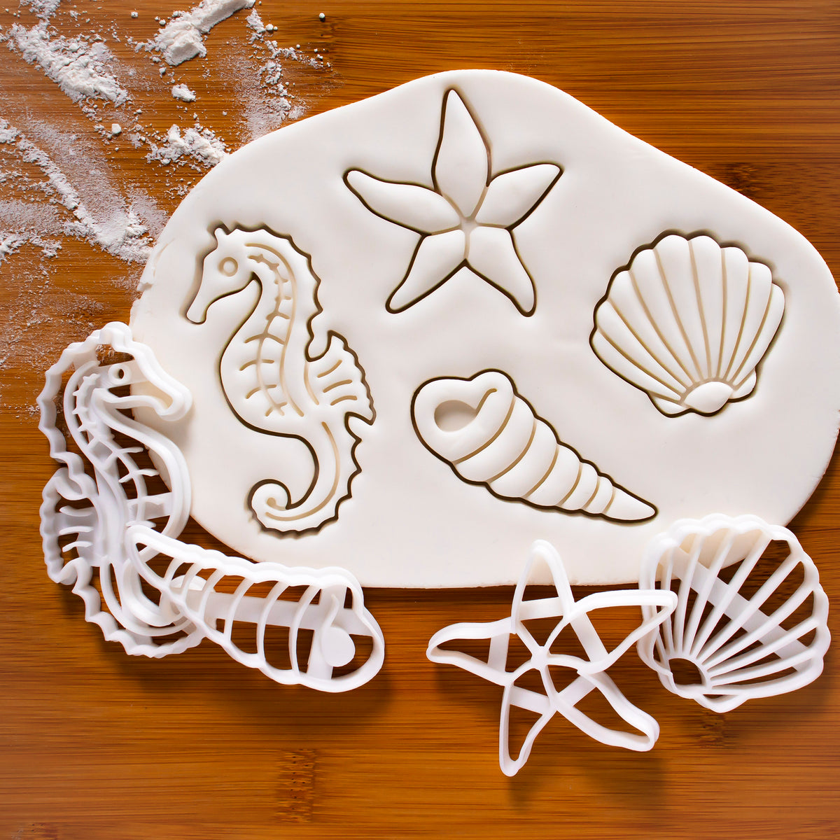 Set of 4 cookie cutters: Corkscrew, Seashell, Seahorse & Starfish