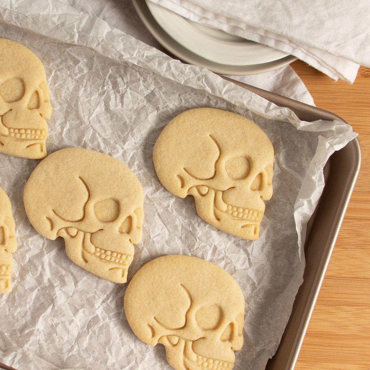 anatomical skull halloween cookies