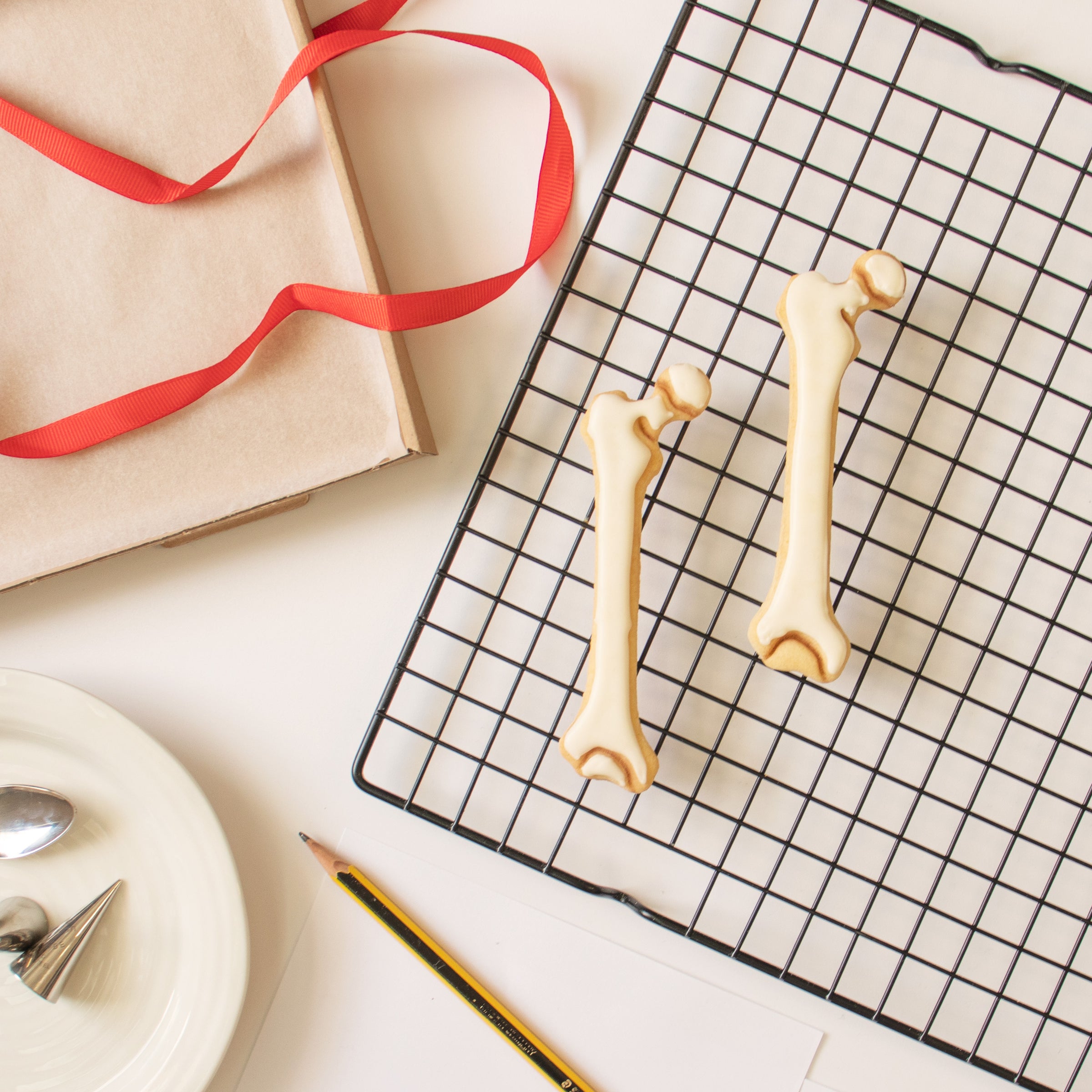 femur bone cookies