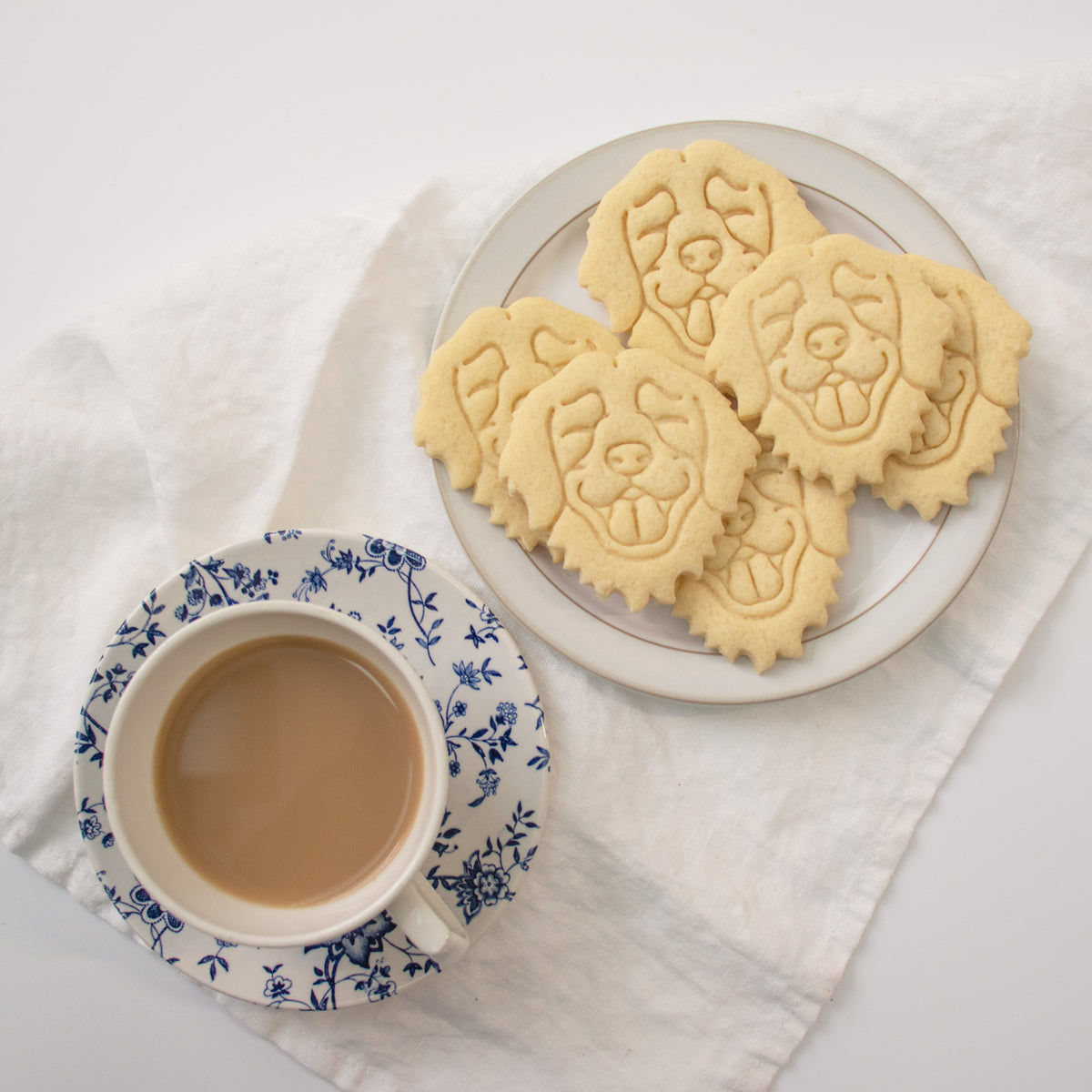 golden retriever face portrait cookies