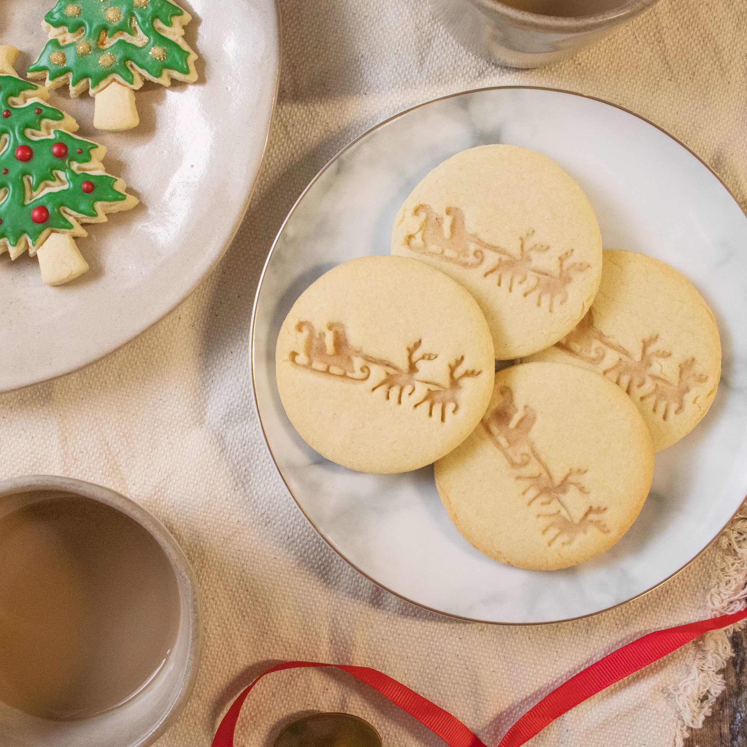 santa claus and reindeer sleigh cookies