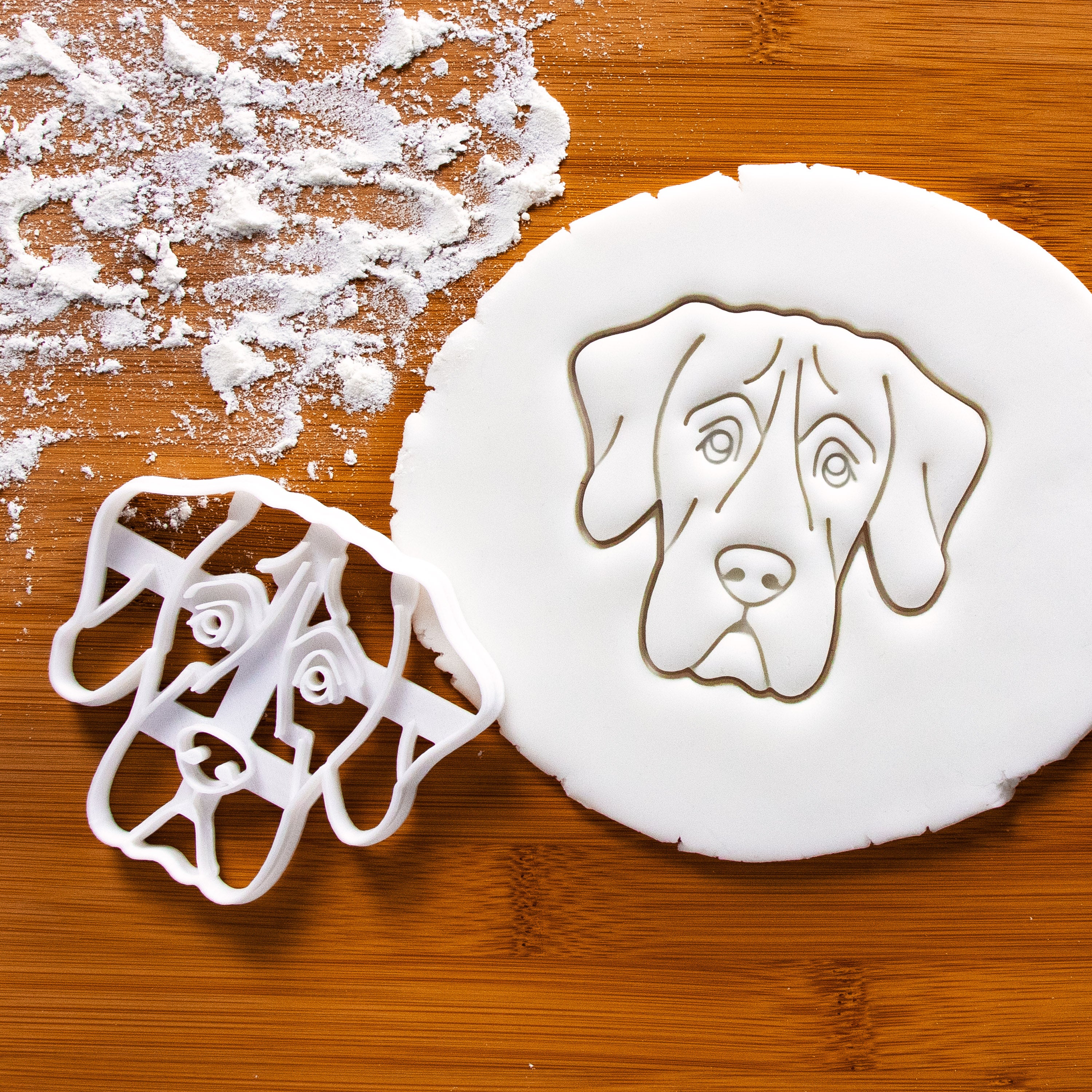 Dog shaped outlet cookie