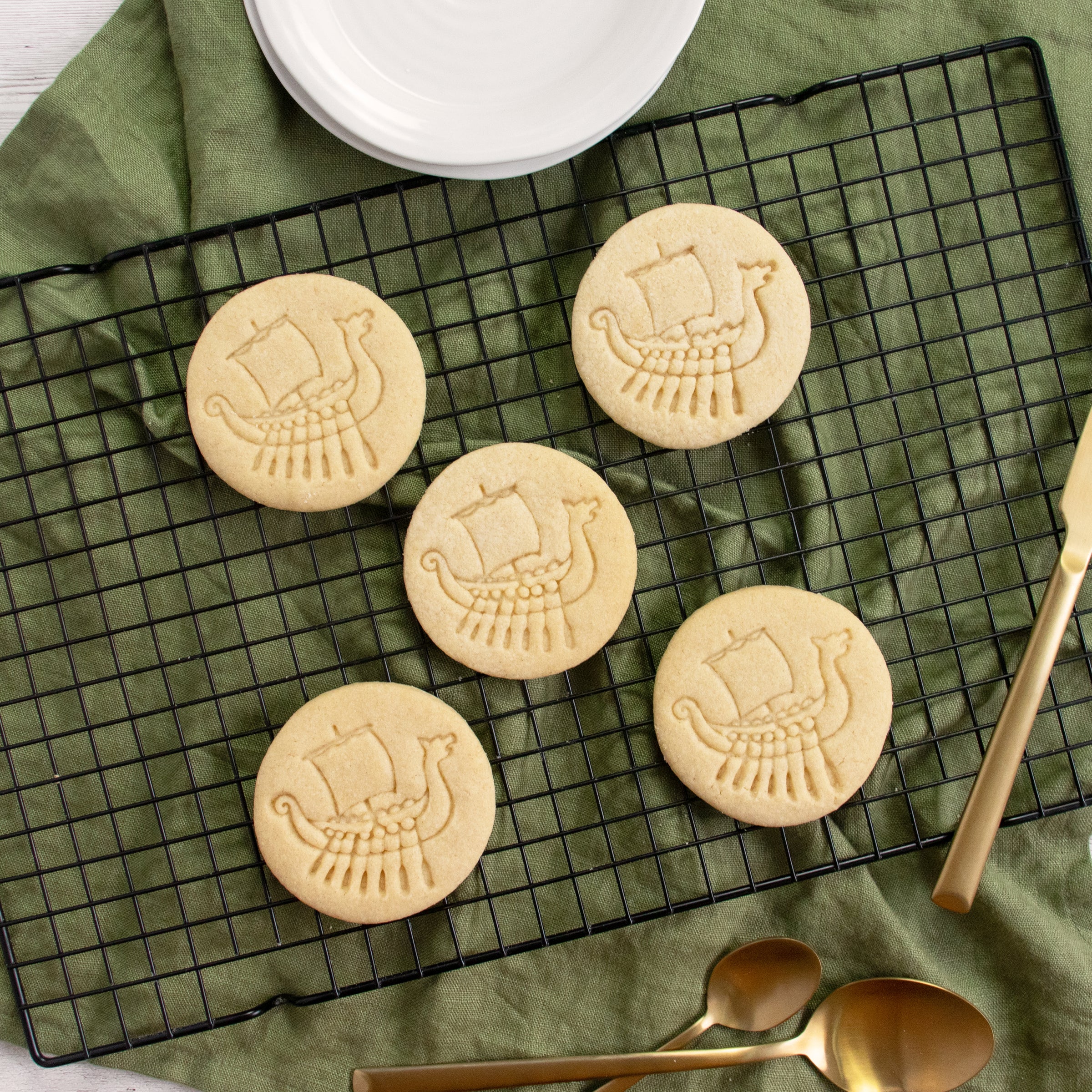 Nordic Ware Pretty Pleated Cookie Stamps & Reviews