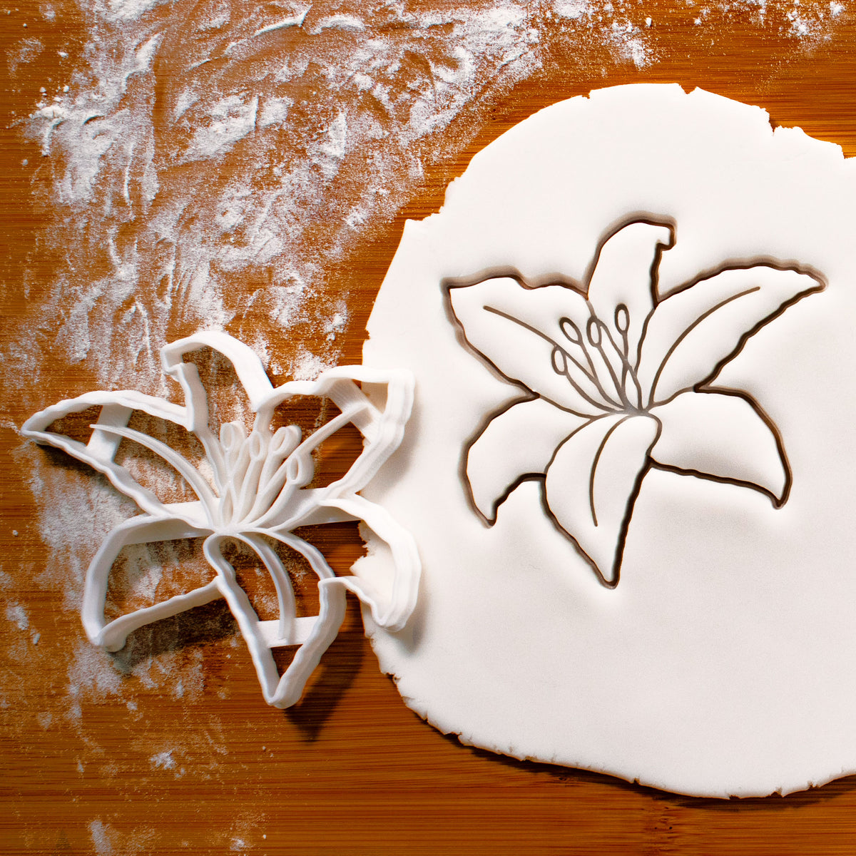 white lily biscuit cutter Day Lily – Bakerlogy