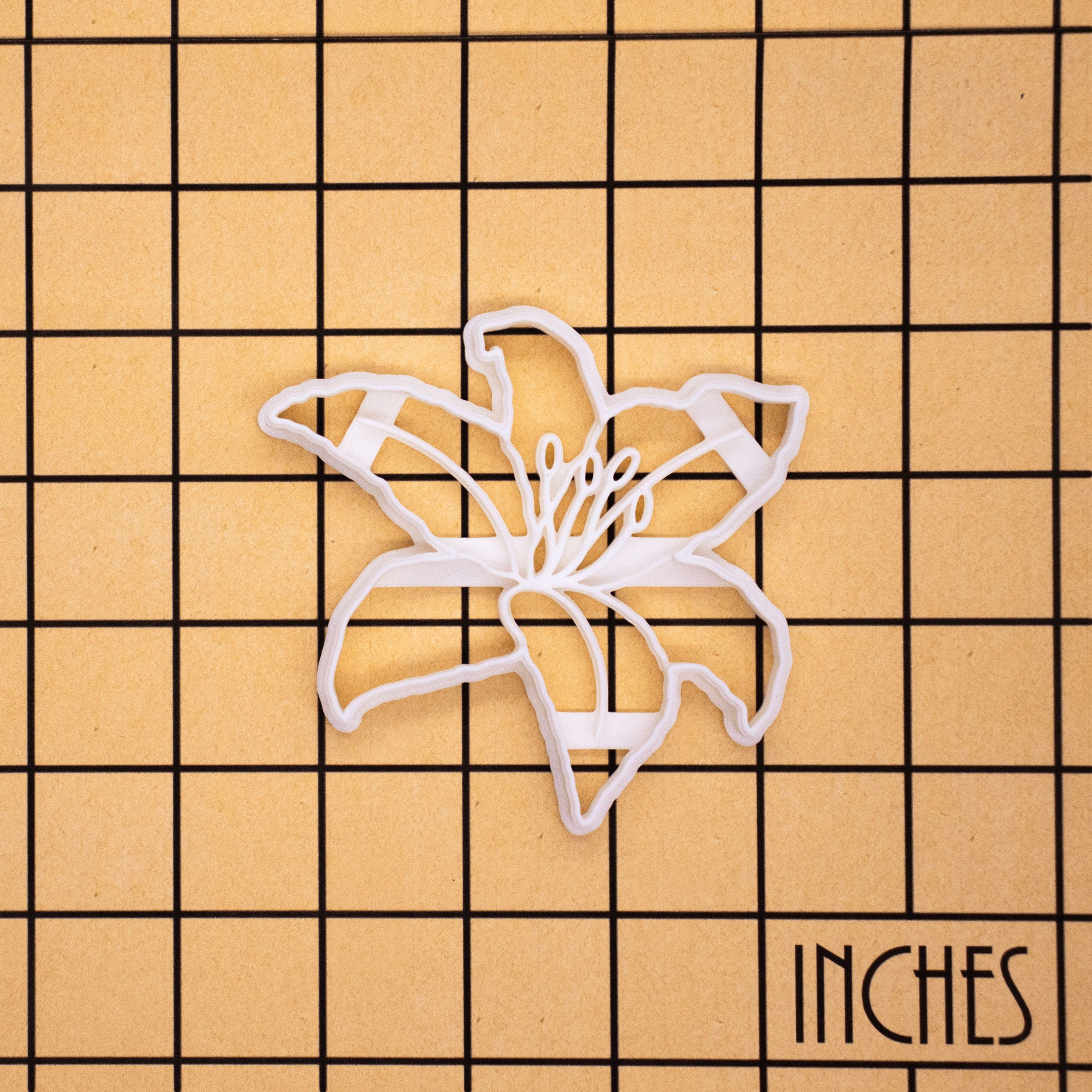 white lily biscuit cutter Day Lily – Bakerlogy