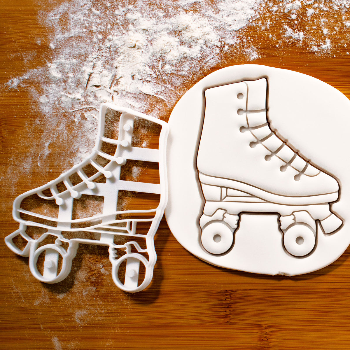 Cutter Skate Store Set of 3 Roller Skate, Helmet, and Knee Pad Cookie Cutters – Bakerlogy