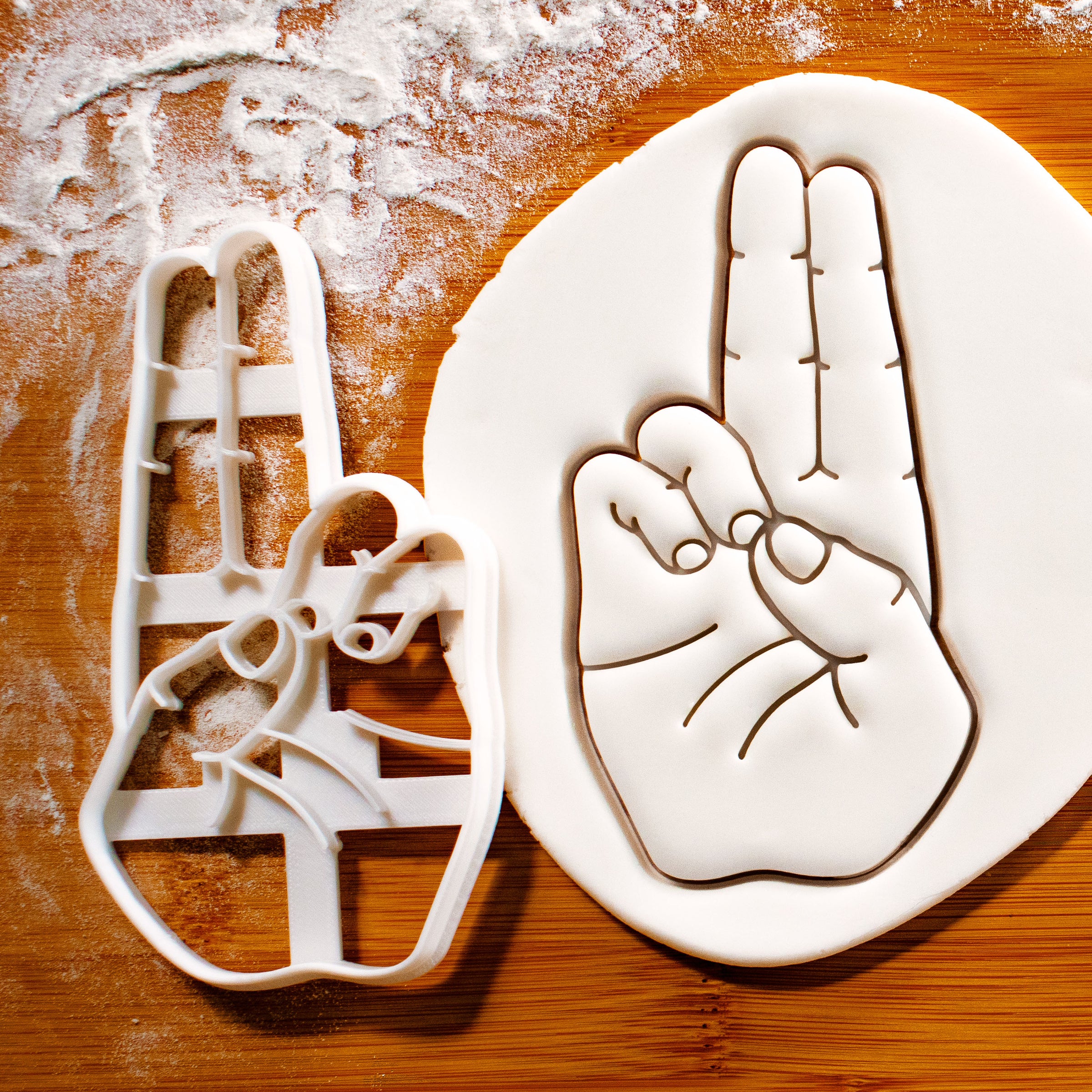 American Sign Language Letter U Cookie Cutter – Bakerlogy